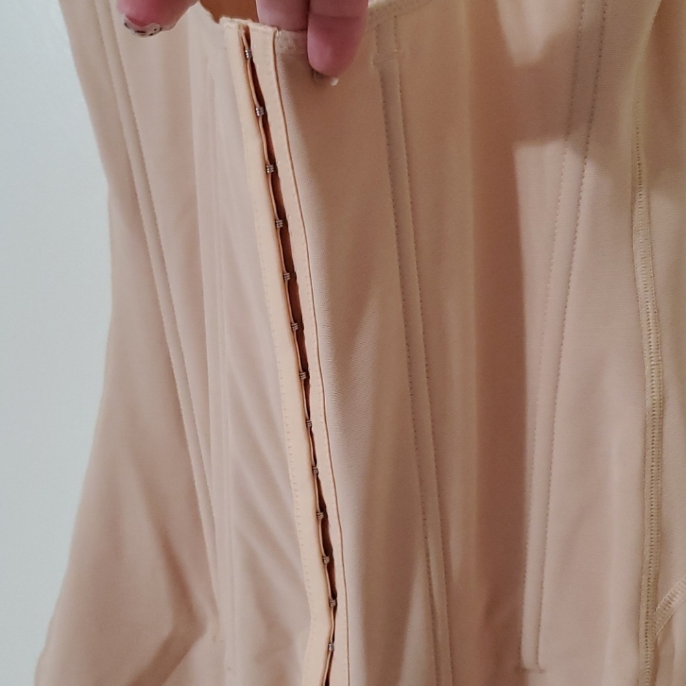 Body Shaper - Picture 5 of 6